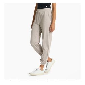 Vuori boyfriend joggers size s oatmeal color. So cozy.